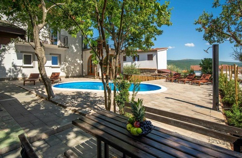 Kornic House | Stunning private villa for 12 people with A/C, private pool, WIFI, TV, terrace and pets allowed