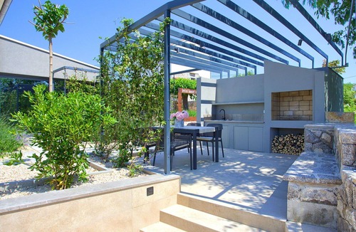 Nenadici House | Stunning private villa for 6 guests with private pool, WIFI, A/C, TV and patio