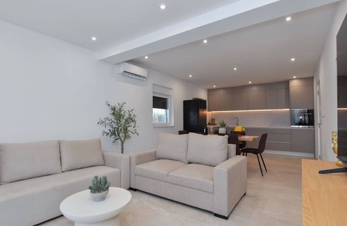 Donji Prolozac House | Stunning private villa for 8 people with private pool, A/C, internet, TV and terrace