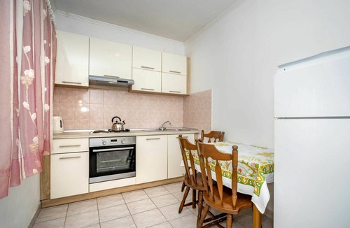 Prigradica House | Stunning private villa for 9 people with private pool, A/C, WIFI, TV and terrace
