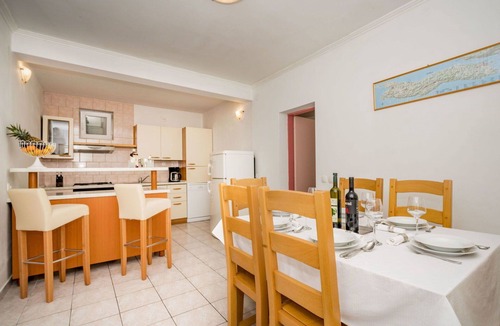 Prigradica House | Stunning private villa for 9 people with private pool, A/C, WIFI, TV and terrace