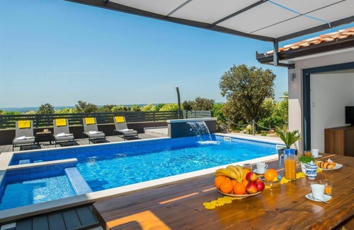Viskovici Villa | Stunning private villa with WIFI, A/C, private pool, hot tub, TV, terrace and panoramic view