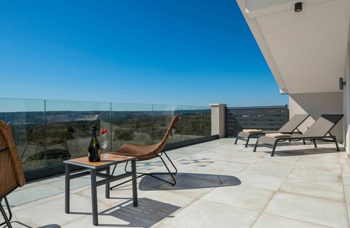 Viskovici Villa | Stunning private villa with WIFI, A/C, private pool, hot tub, TV, terrace and panoramic view