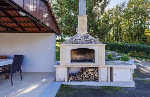 Zabrezani House | Stunning private villa for 8 guests with A/C, WIFI, private pool, TV and patio