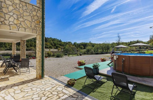 Gondolici House | Stunning private villa for 8 people with WIFI, A/C, private pool, TV and terrace
