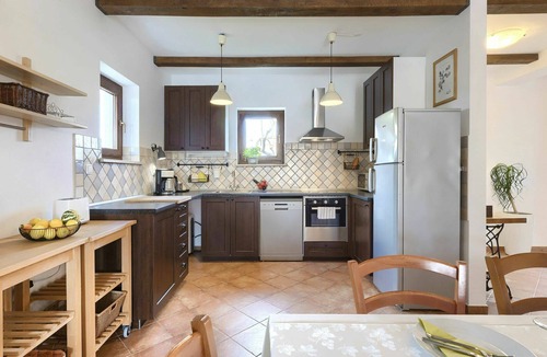 Cabrunici Villa | Stunning private villa for 8 people with private pool, WIFI, A/C, TV, terrace and pets allowed