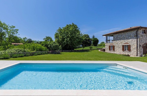 Nedescina House | Stunning private villa for 8 people with A/C, private pool, WIFI, TV and terrace