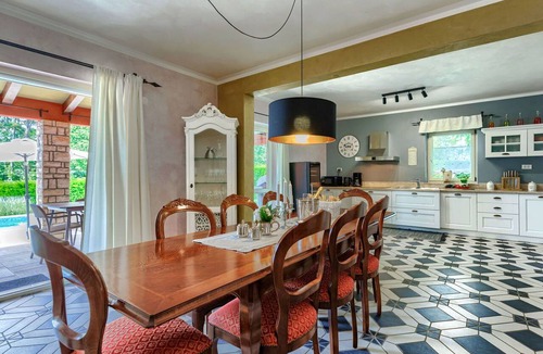 Sumber House | Stunning private villa for 10 people with private pool, WIFI, A/C, TV, terrace and pets allowed