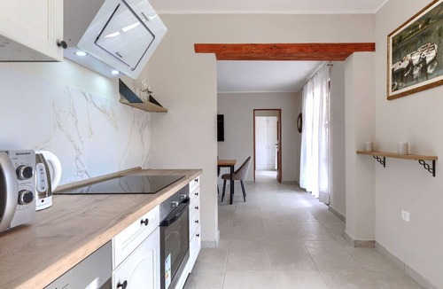 Visnjan House | Stunning private villa for 4 guests with A/C, private pool, WIFI, TV, terrace and pets allowed