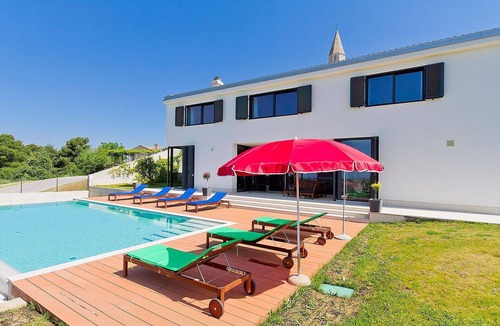 Strpacici Villa | Stunning private villa for 8 guests with WIFI, private pool, A/C, TV, patio and panoramic view