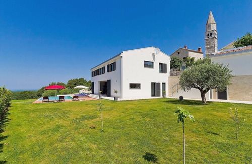 Strpacici Villa | Stunning private villa for 8 guests with WIFI, private pool, A/C, TV, patio and panoramic view