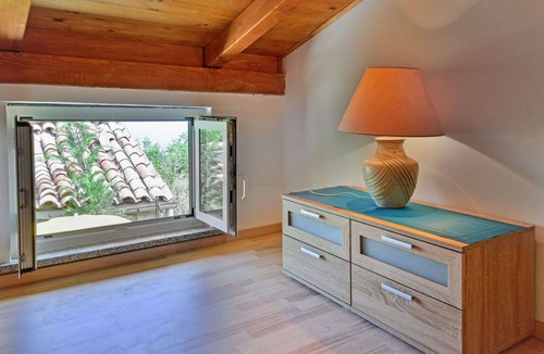 Opric House | Stunning private villa for 2 people with A/C, WIFI, TV, terrace and pets allowed