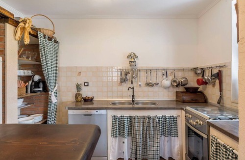 Omis Villa | Stunning private villa for 8 people with WIFI, hot tub, A/C, private pool and TV