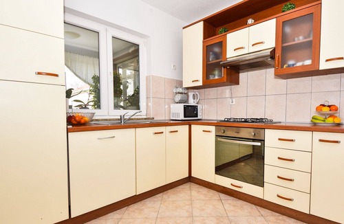 Tinj House | Stunning private villa for 6 people with A/C, private pool, WIFI, TV and terrace