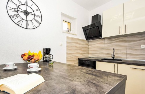 Benkovac House | Stunning private villa for 6 people with A/C, private pool, WIFI, TV and terrace
