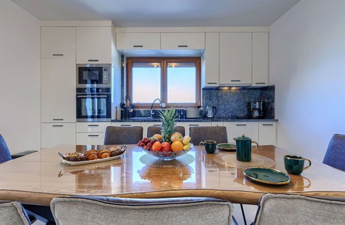 Cancini House | Stunning private villa for 10 people with WIFI, private pool, A/C, TV, terrace and pets allowed