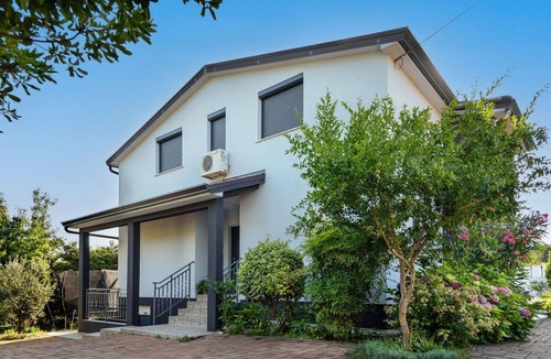 Radini House | Stunning private villa for 8 guests with private pool, WIFI, hot tub, A/C, TV and terrace