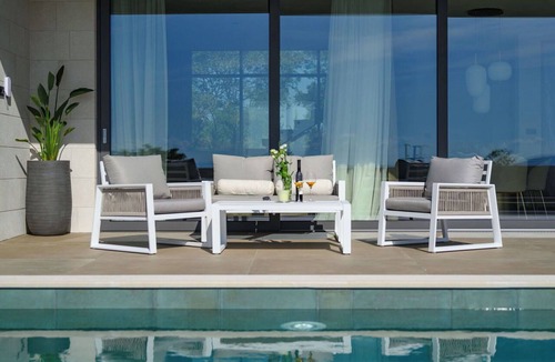 Krnica Villa | Stunning private villa for 6 people with WIFI, A/C, private pool, TV and terrace
