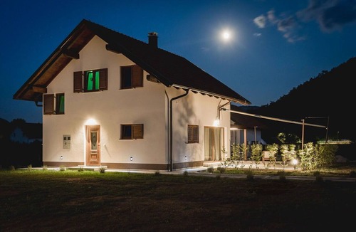 Lic House | Stunning private villa for 4 people with A/C, hot tub, WIFI, TV, terrace and pets allowed
