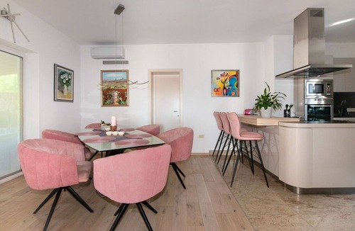 Rukavac House | Stunning private villa with A/C, private pool, WIFI, hot tub, TV, terrace and panoramic view