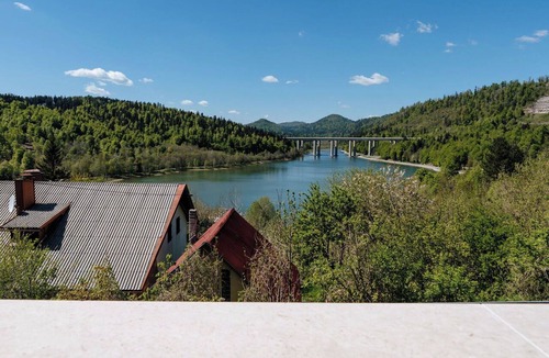 Fuzine Villa | Stunning private villa for 10 guests with hot tub, WIFI, TV, terrace and pets allowed