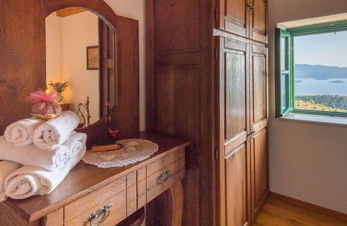 Slivno Villa | Stunning private villa with hot tub, private pool, WIFI, A/C, TV, terrace and pets allowed