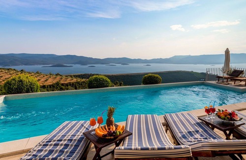 Slivno Villa | Stunning private villa with hot tub, private pool, WIFI, A/C, TV, terrace and pets allowed