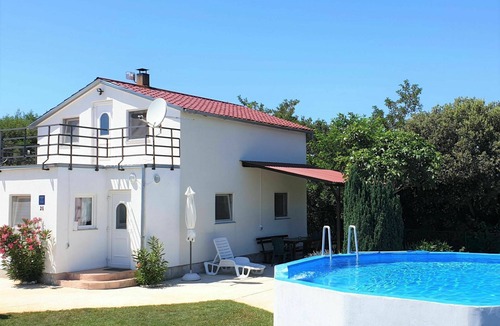 Pomer House | Stunning private villa for 6 guests with private pool, WIFI, A/C, TV, terrace and pets allowed