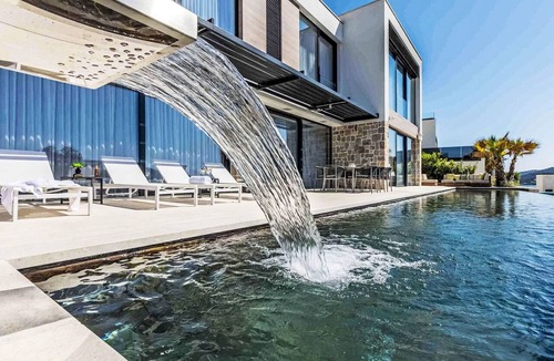 Podglavica Villa | Stunning private villa for 6 guests with A/C, private pool, WIFI, TV and terrace