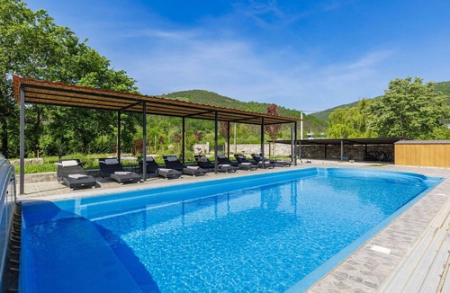Gradinje Villa | Stunning private villa with A/C, private pool, WIFI, TV, terrace, pets allowed and panoramic view