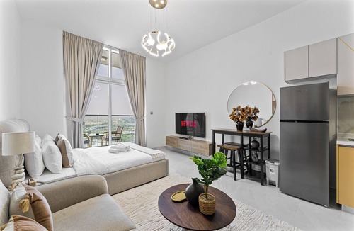 Al Barsha Apartment | Stunning Studio | 12 Min to Mall of the Emirates