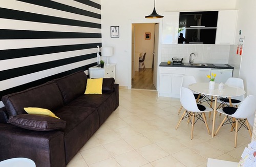 Cavtat Apartment | Stunning sunset apartment by the beach and pools !