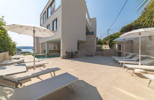 Trogir Villa | Stunning Villa Abeona on the Island of Čiovo