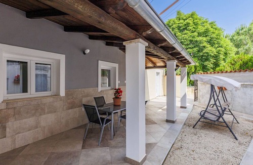 Svetvincenat House | Stunning villa for 4 guests with WIFI, A/C, TV, terrace and pets allowed