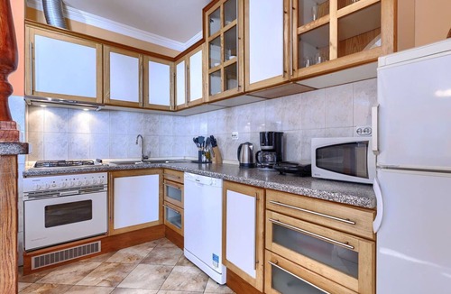 Rakotule House | Stunning villa for 5 people with A/C, WIFI, private pool, TV, terrace and pets allowed