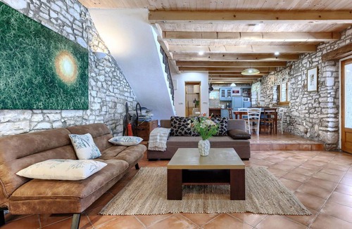 Puntera House | Stunning villa for 6 guests with private pool, internet, TV, terrace and pets allowed