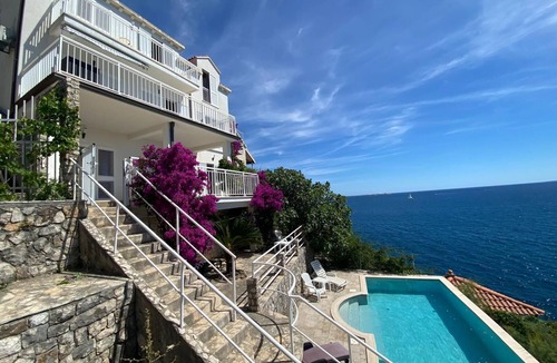 Stikovica Villa | Stunning waterfront Villa, with private sea access and pool, close to Dubrovnik