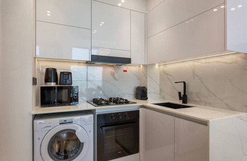 Jumeirah Village Circle Apartment | Stylish 1-Bedroom in Binghatti House JVC