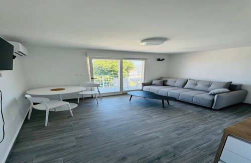 Sukosan Apartment | Stylish Couple Getaway Near Beach