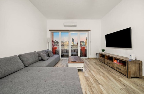 Jumeirah Village Apartment | Stylish Dubai Apartment with Balcony, Gym, Pool, and Fast WiFi