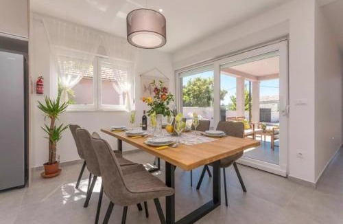 Benkovac Villa | Summer House