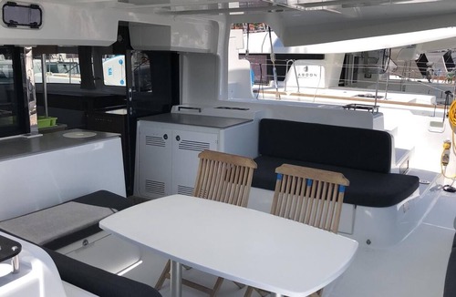 Kastel Gomilica Boat Rental | Sun-Kissed Sailing Adventure in Split, Croatia