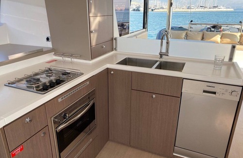 Kastel Gomilica Boat Rental | Sun-Kissed Sailing Adventure in Split, Croatia