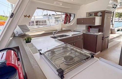 Primosten Boat Rental | Sun-Kissed Sailing Adventure in Sibenik, Croatia