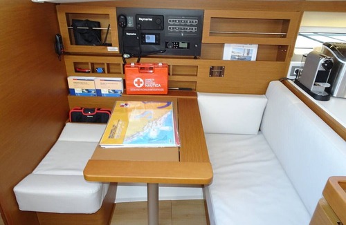 Primosten Boat Rental | Sun-Kissed Sailing Adventure in Sibenik, Croatia
