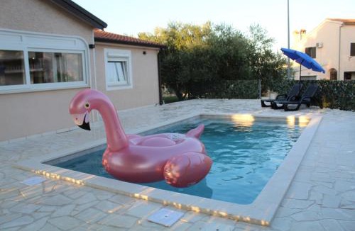 Vrvari Apartment | Sun&Sea Mediterranean Villa with Private Pool, BBQ&Terrace