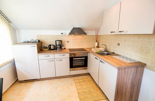 Varpolje Apartment | Sunny and Comfortable Apartment with Terrace and Garden - Two Bedroom Apartment with Terrace