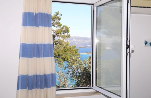 Lumbarda Apartment | SUNNY BLUE APARTMENT