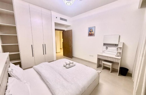 Dubai Apartment | Sunridge Luxury Residence 1 Bhk Port Rashid & Marina