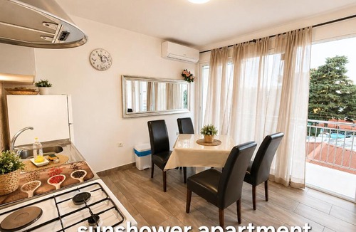 Bacvice Apartment | Sunshower apartment and studio